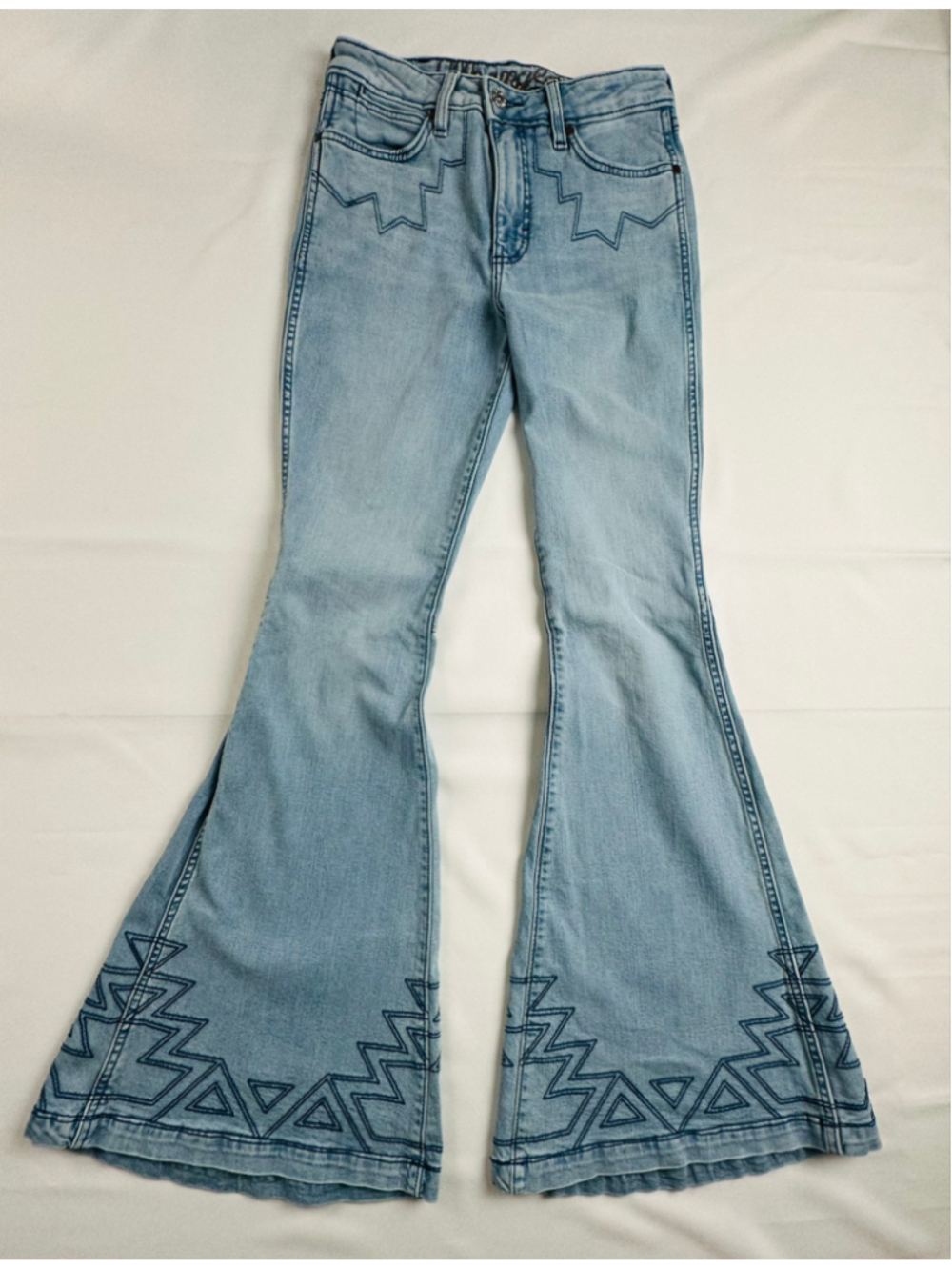 Wrangler Retro Premium Women’s 27x36 High Rise Embellished Trumpet Flare Jeans - Picture 3 of 14